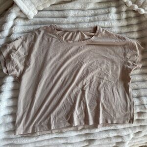 Lululemon tan tee